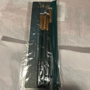 New Luxie Enchanted Eye 4 piece Makeup Brush Set